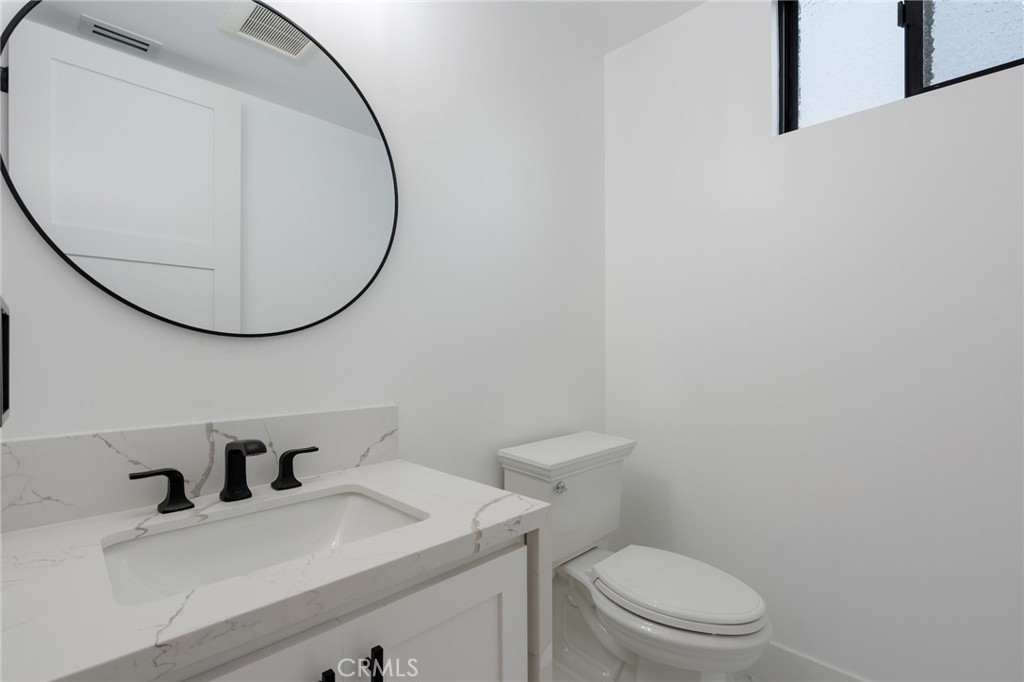 110 S Irena Avenue B Property Photo 36