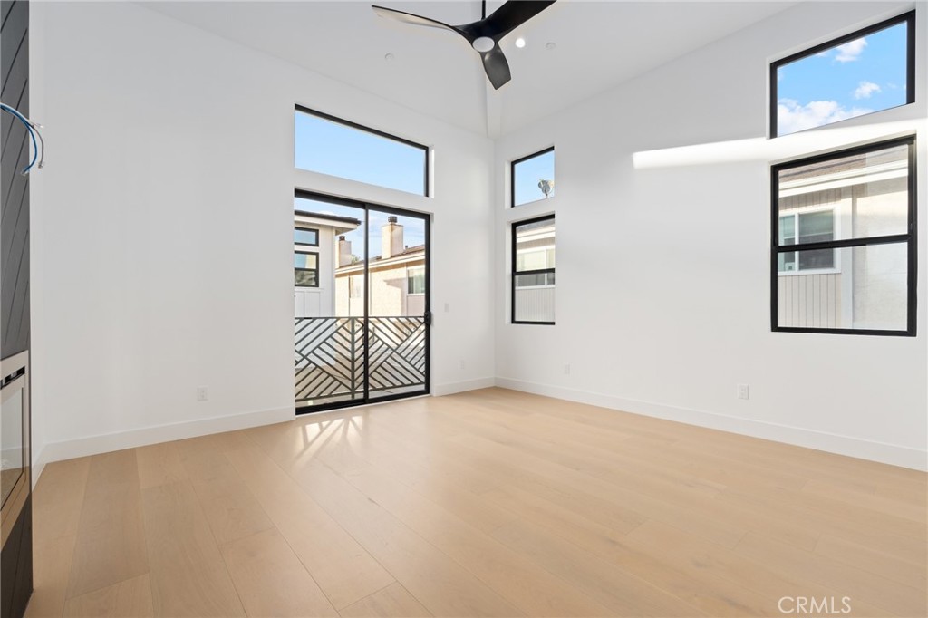 110 S Irena Avenue B Property Photo 37
