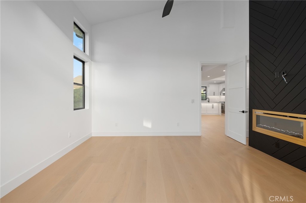 110 S Irena Avenue B Property Photo 41