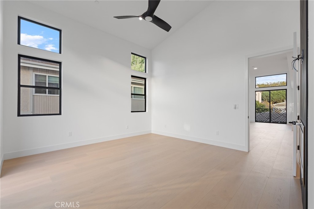 110 S Irena Avenue B Property Photo 42