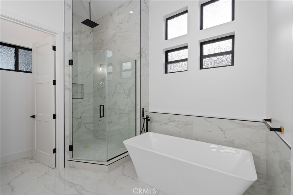 110 S Irena Avenue B Property Photo 45