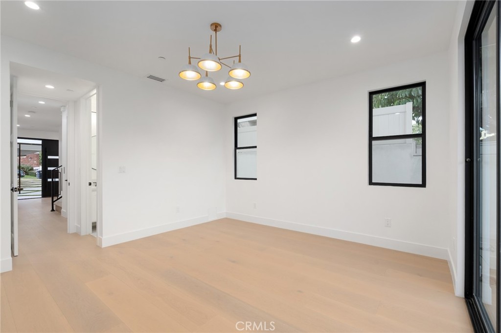 110 S Irena Avenue B Property Photo 51