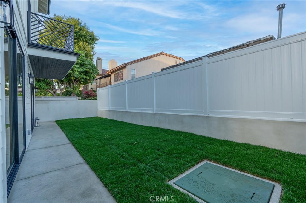 110 S Irena Avenue B Property Photo 53