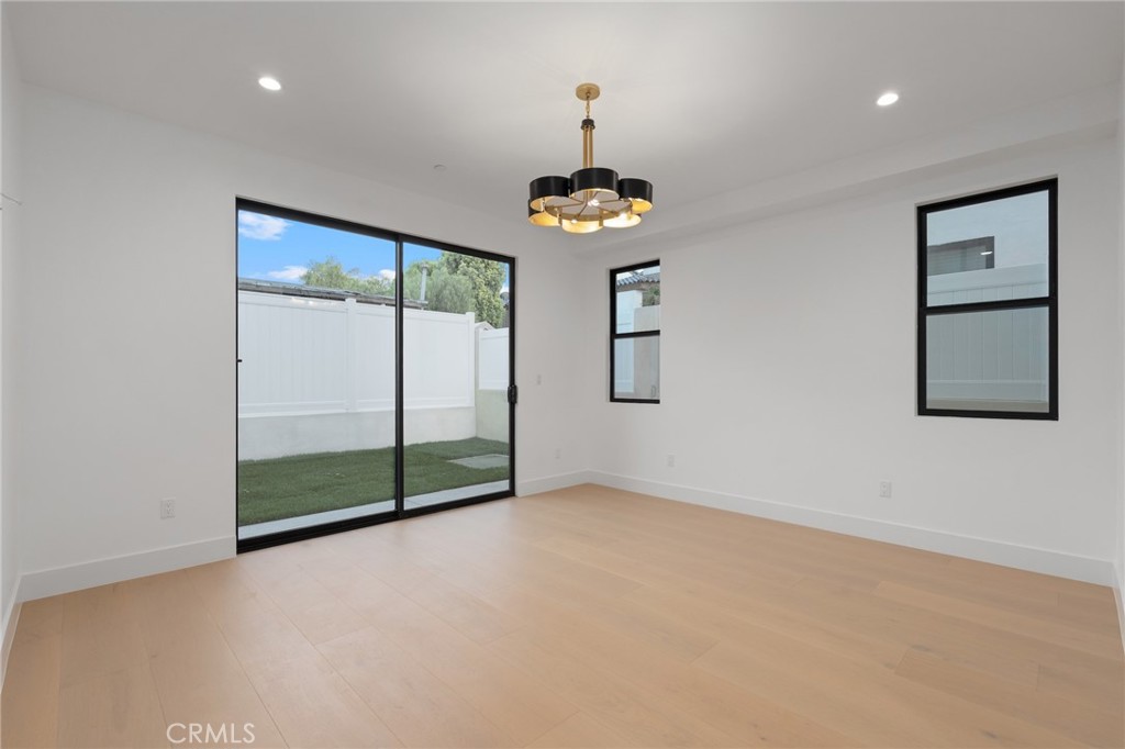 110 S Irena Avenue B Property Photo 56