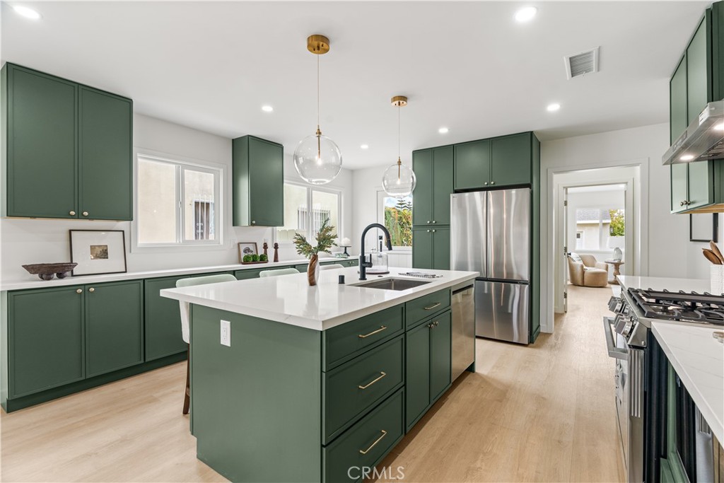 1844 W 39th Street Property Photo 7