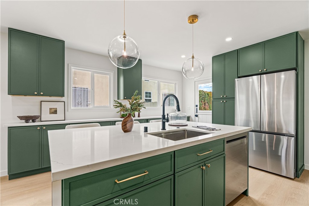 1844 W 39th Street Property Photo 8