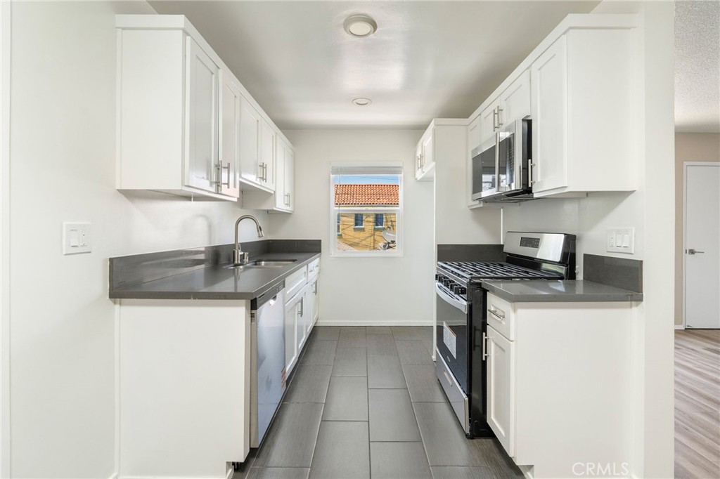 939 Pacific Property Photo 15