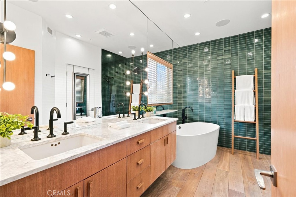 217 8th Place Property Photo 19