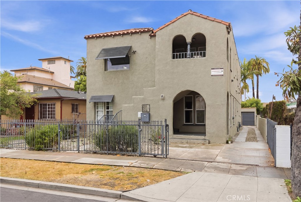 2911 S Palm Grove Avenue Property Photo 1