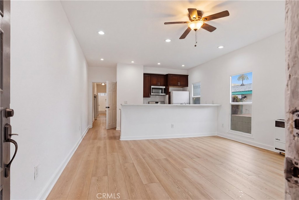 2911 S Palm Grove Avenue Property Photo 8