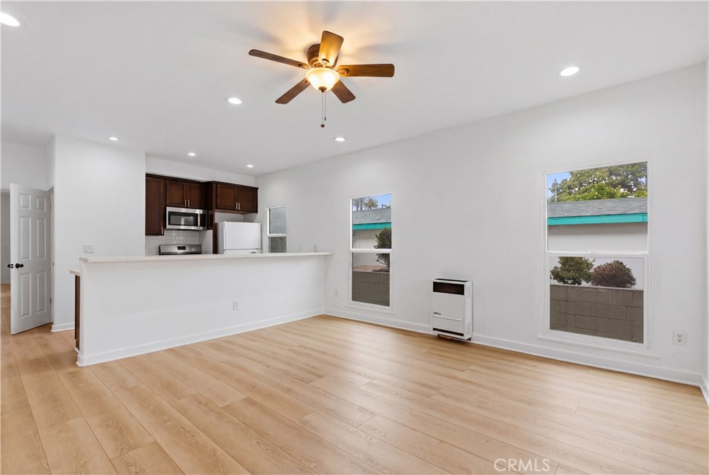 2911 S Palm Grove Avenue Property Photo 9