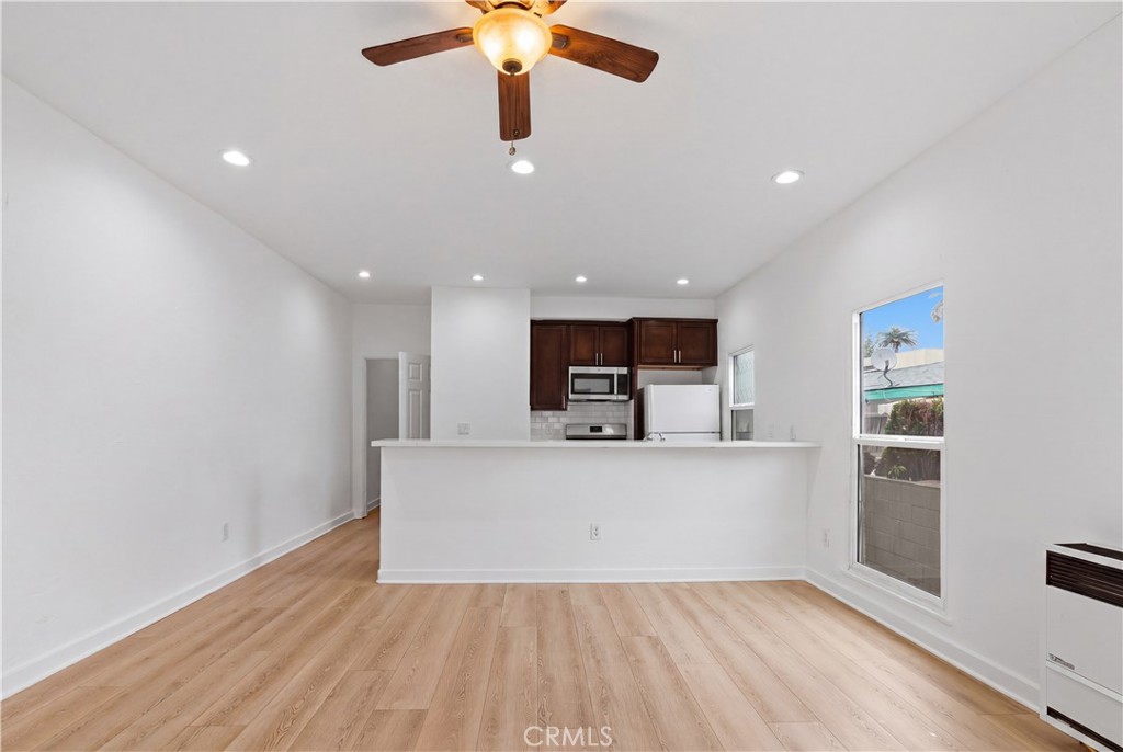 2911 S Palm Grove Avenue Property Photo 10