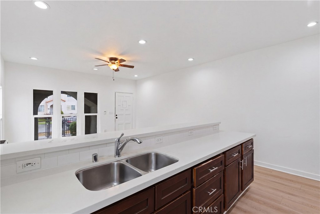 2911 S Palm Grove Avenue Property Photo 12