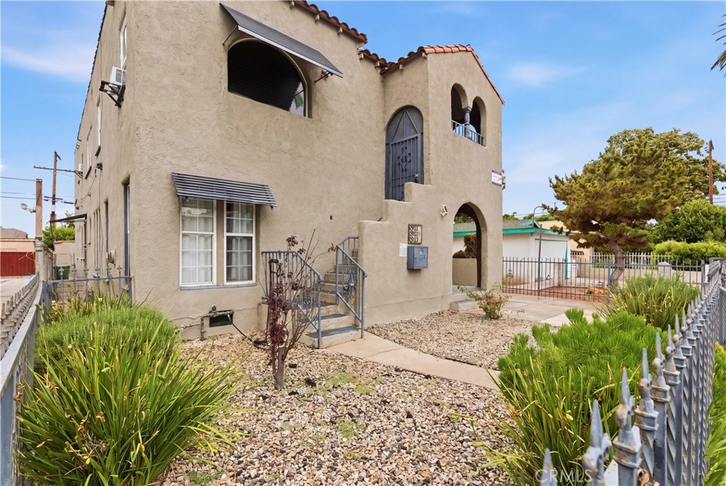 2911 S Palm Grove Avenue Property Photo 22