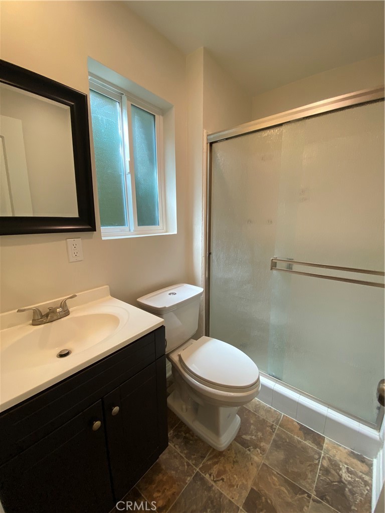 665 W 34th 7 Property Photo 6