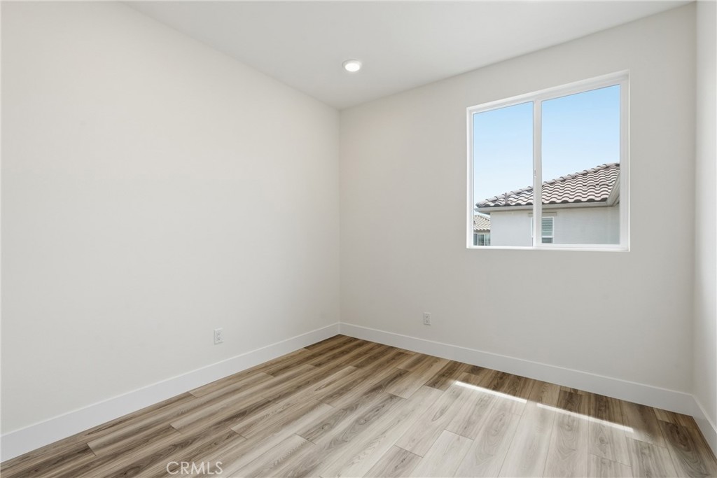 27634 Dayton Property Photo 32