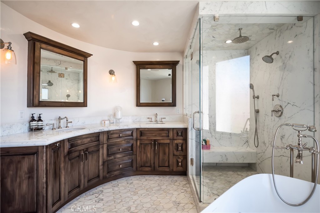 221 30th Street Property Photo 17