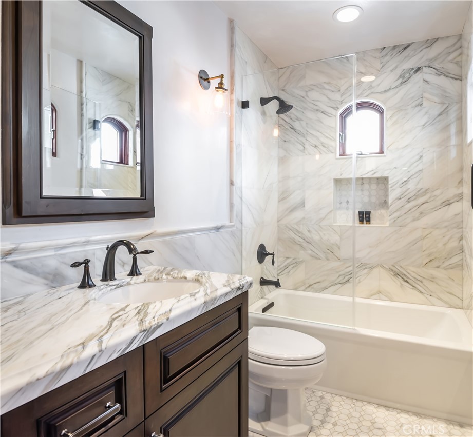221 30th Street Property Photo 19