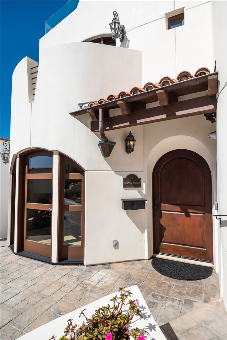 221 30th Street Property Photo 27