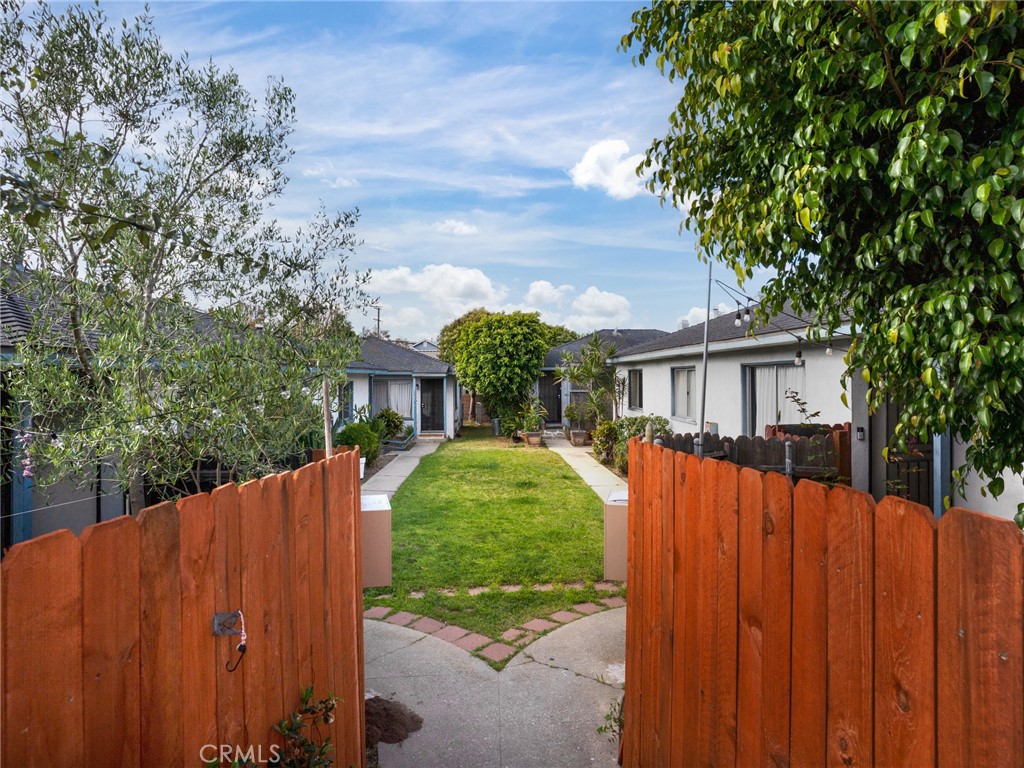 1411 Manhattan Beach Property Photo 2