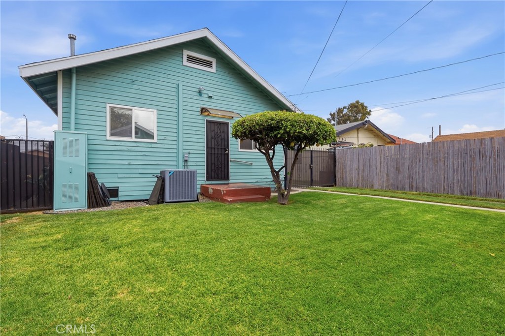 118 W 84th Place Property Photo 19