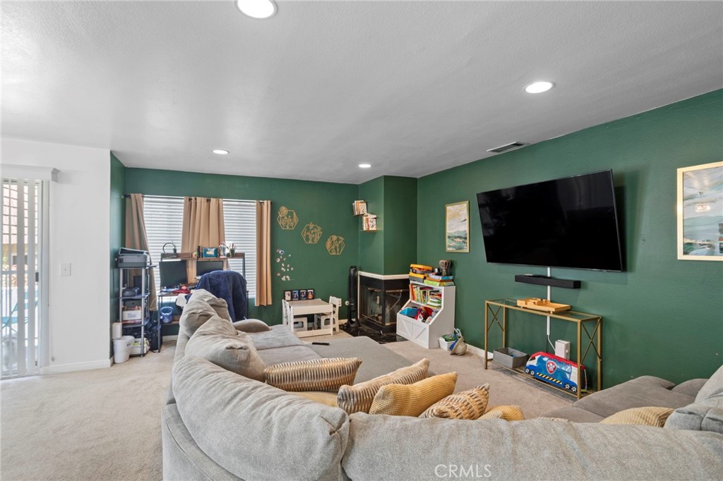 13729 Doty Property Photo 4