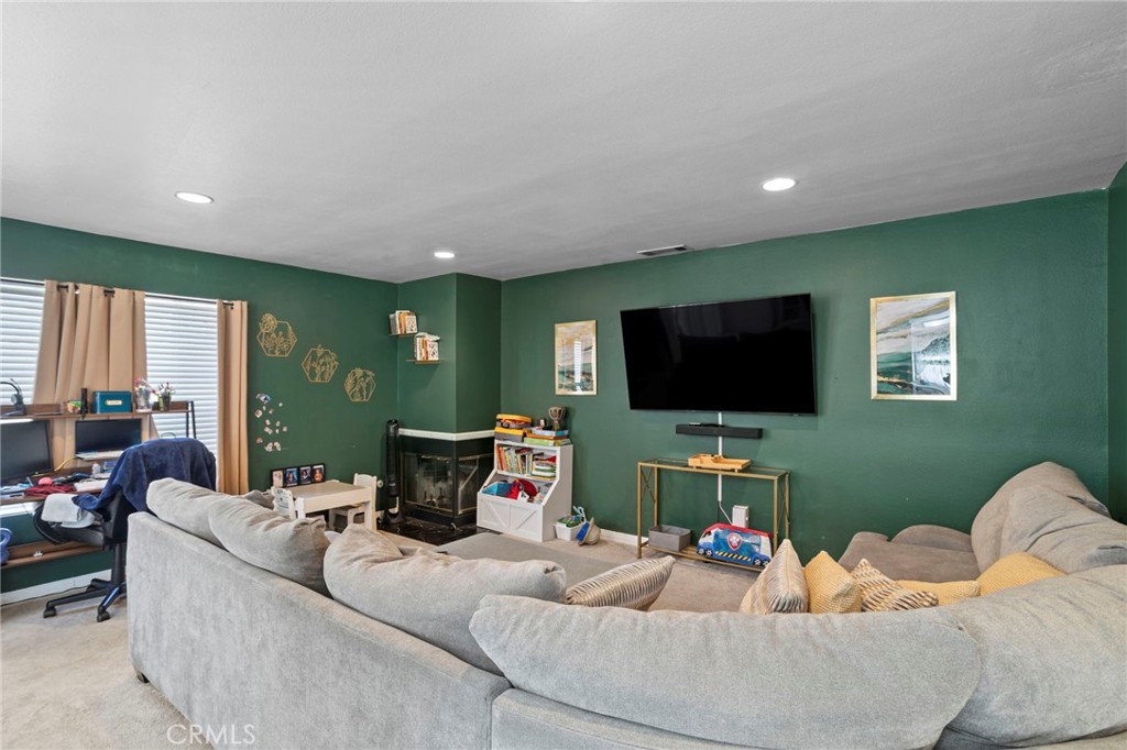 13729 Doty Property Photo 5