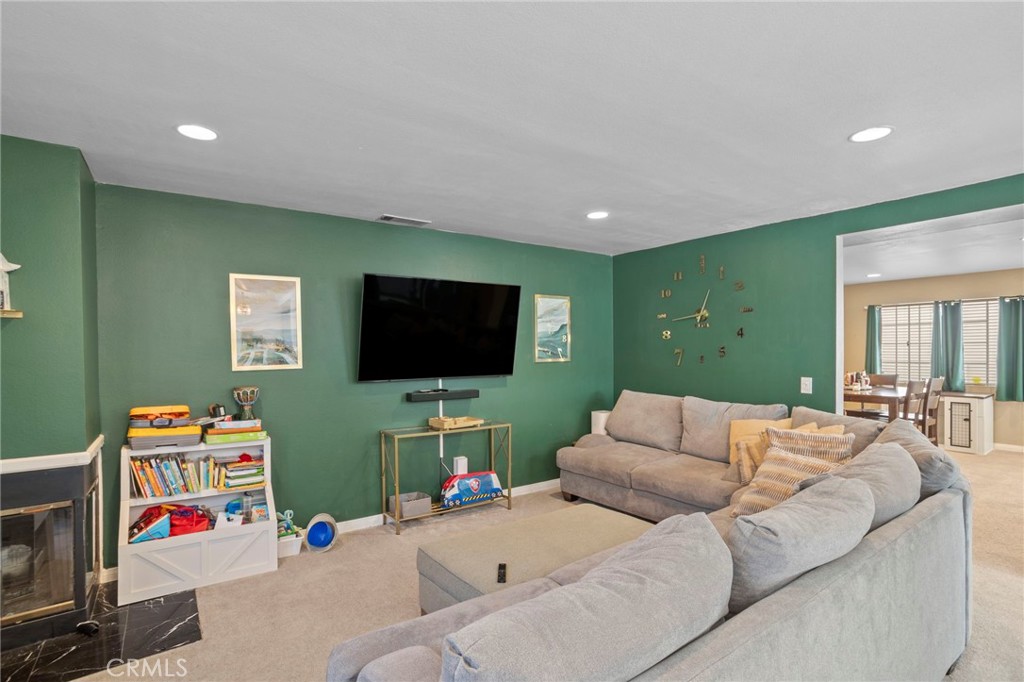 13729 Doty Property Photo 6