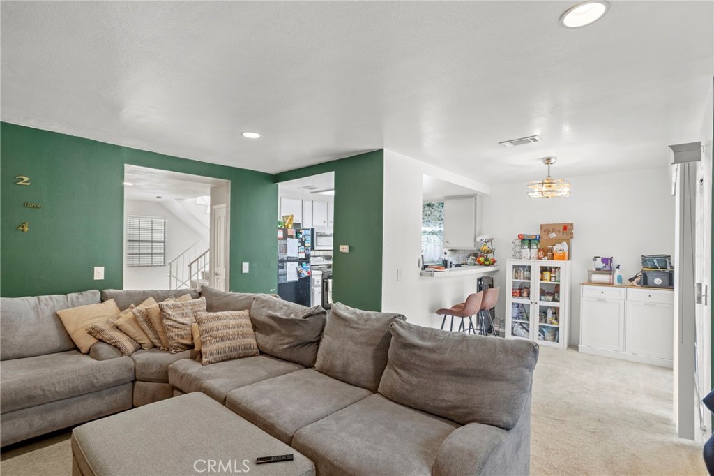 13729 Doty Property Photo 7