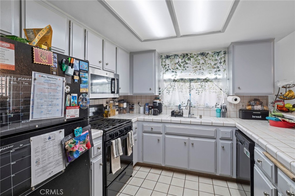 13729 Doty Property Photo 8