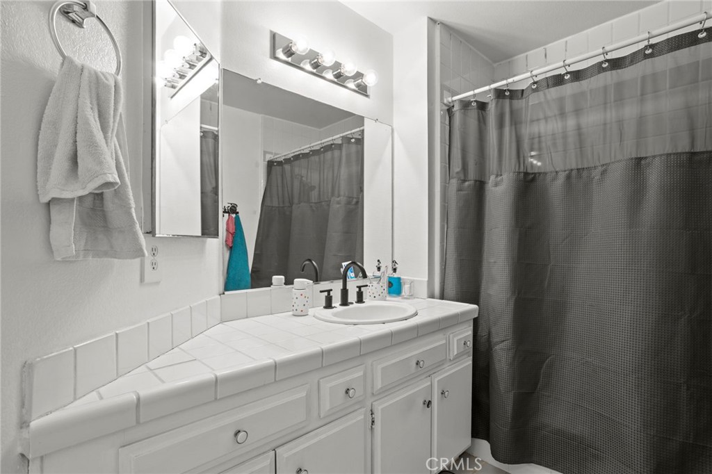 13729 Doty Property Photo 20