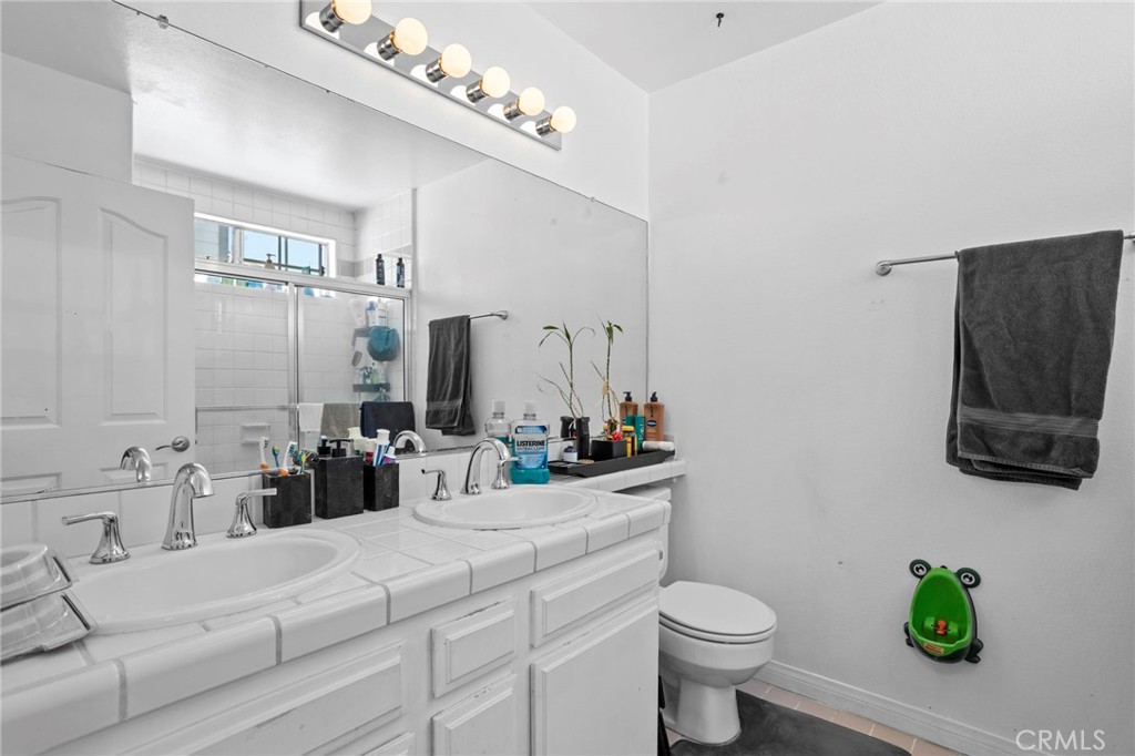 13729 Doty Property Photo 21