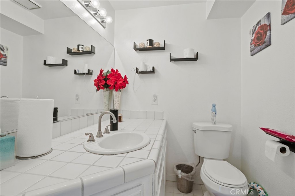 13729 Doty Property Photo 22