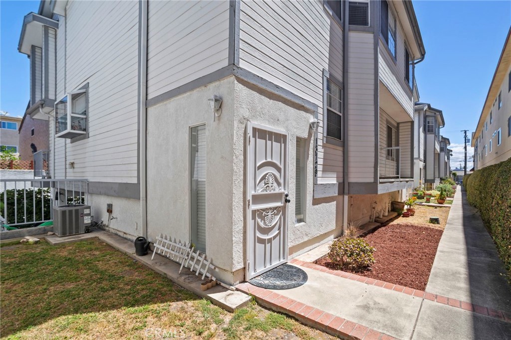 13729 Doty Property Photo 23