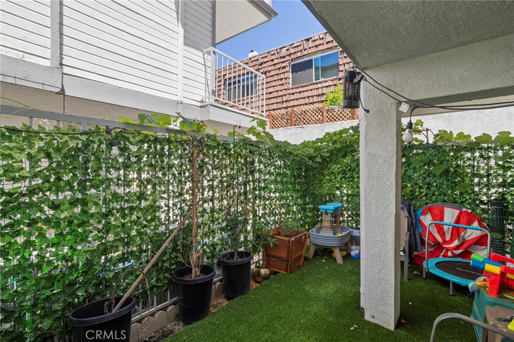 13729 Doty Property Photo 26