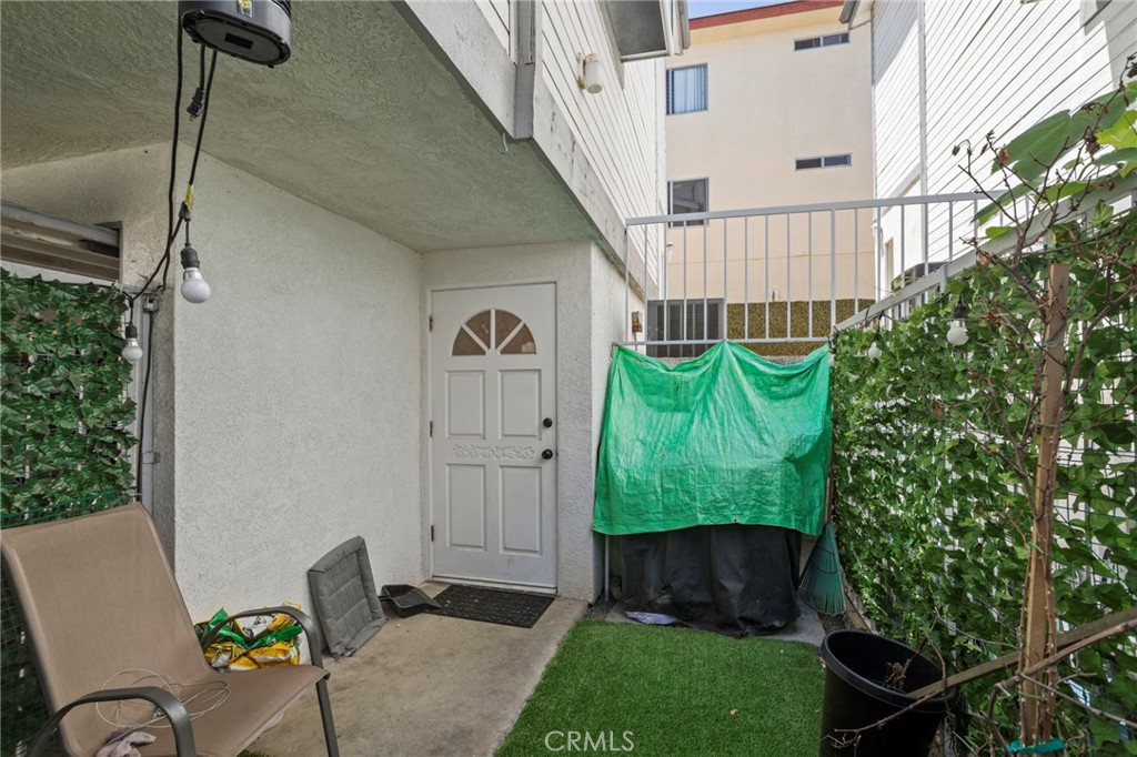 13729 Doty Property Photo 27