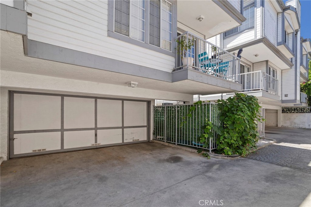 13729 Doty Property Photo 28