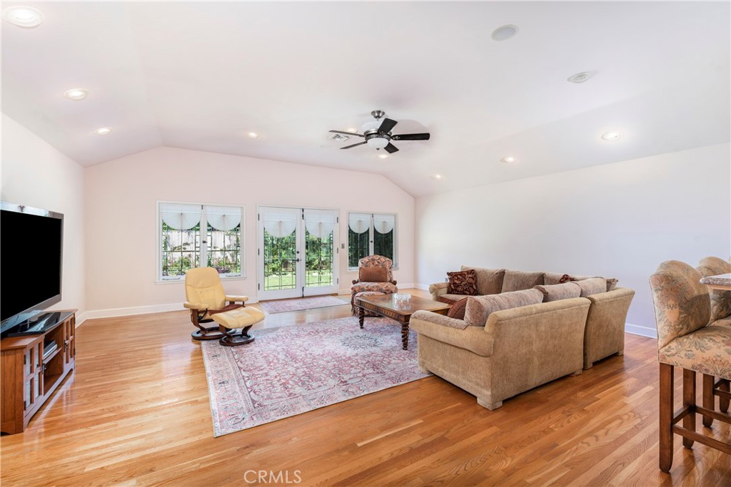 4981 Noeline Avenue Property Photo 15