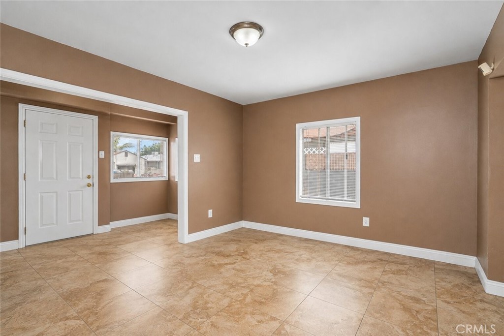 1206 E Cruces Property Photo 3