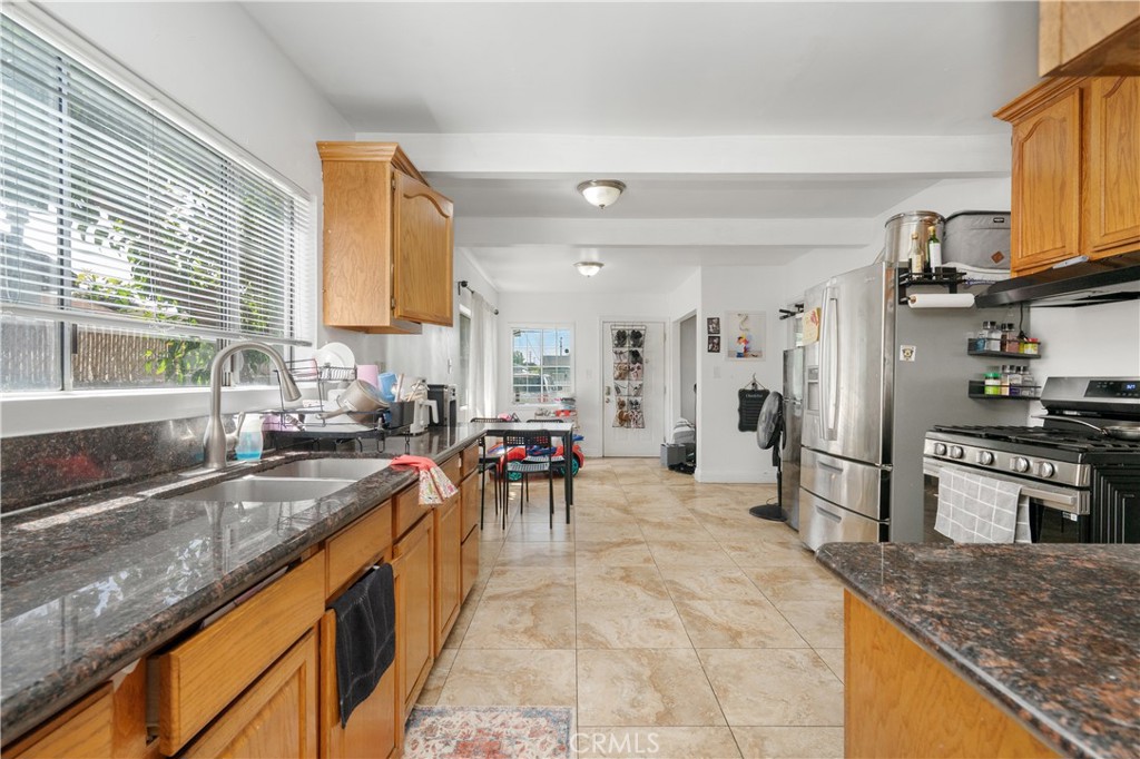 1206 E Cruces Property Photo 5