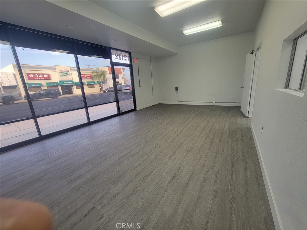 2112 Pacific Coast Highway Property Photo 4