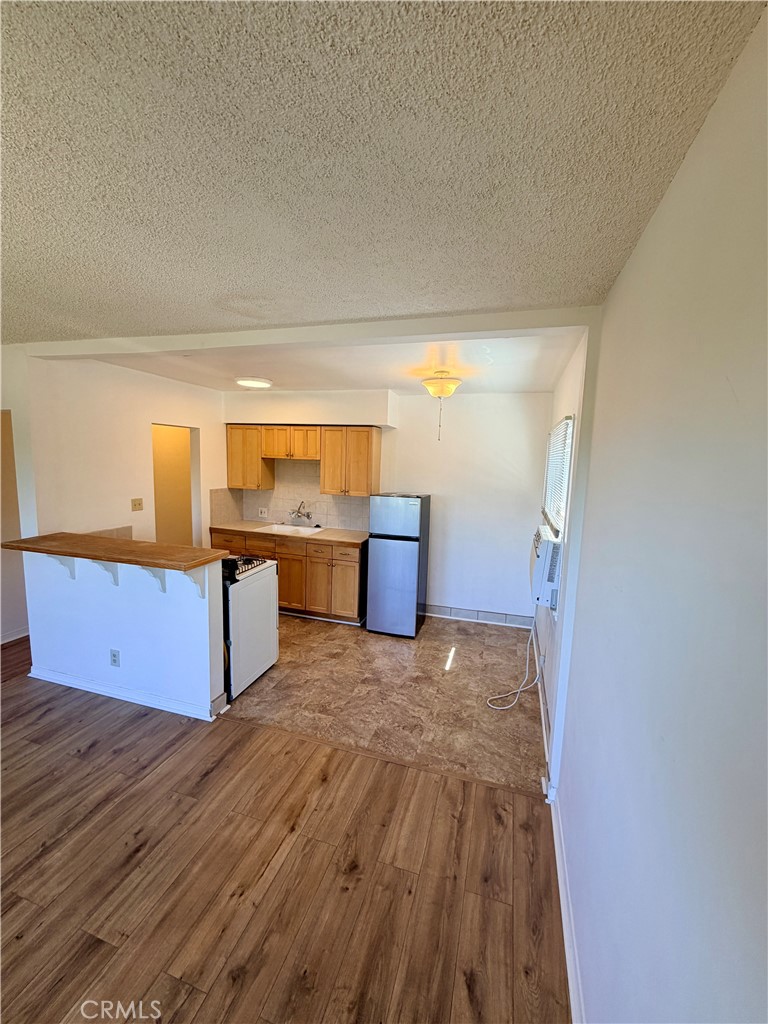 751 W 26th Property Photo 10