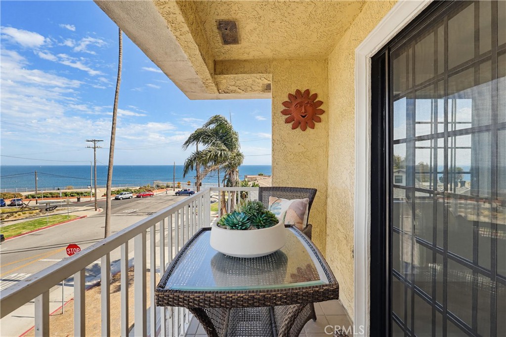 4029 S Pacific Property Photo 4