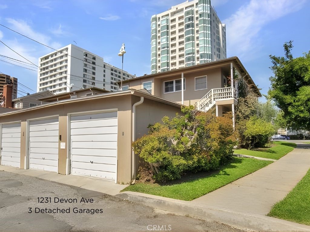 1231 Devon Avenue Property Photo 3