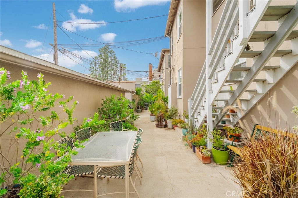 1231 Devon Avenue Property Photo 5