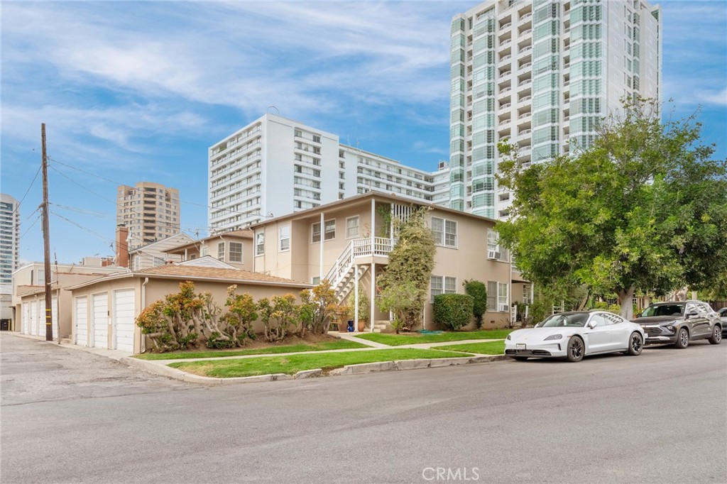 1231 Devon Avenue Property Photo 6