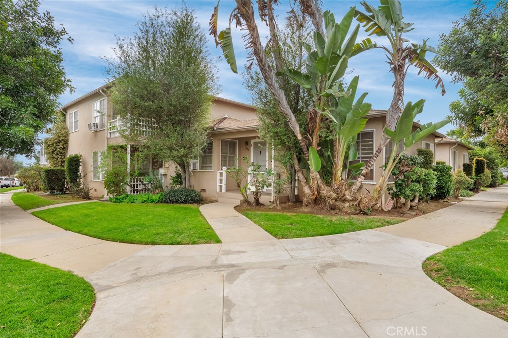 1231 Devon Avenue Property Photo 7