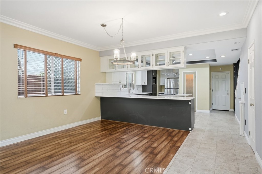 15011 Kingsdale Property Photo 8