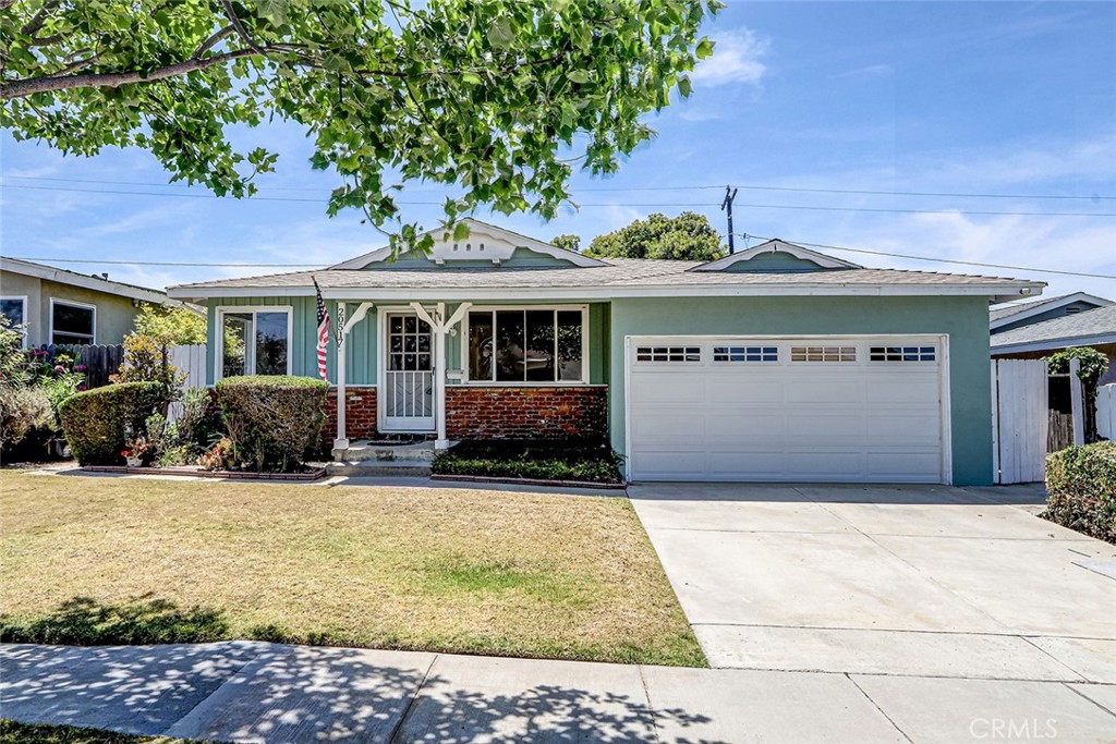 20517 Toluca Property Photo 1