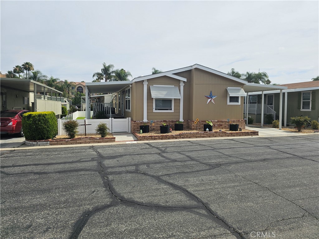 2205 W Acacia Avenue 16 Property Photo 1